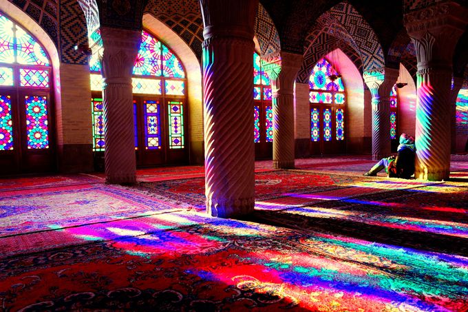 �܂�Ŗ��؋��̒��̐��E�I