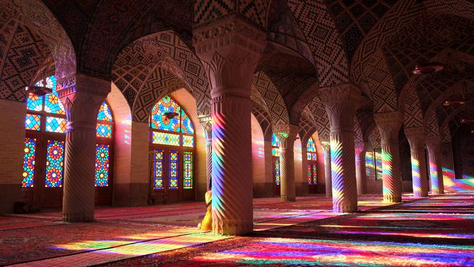 �܂�Ŗ��؋��̒��̐��E�I