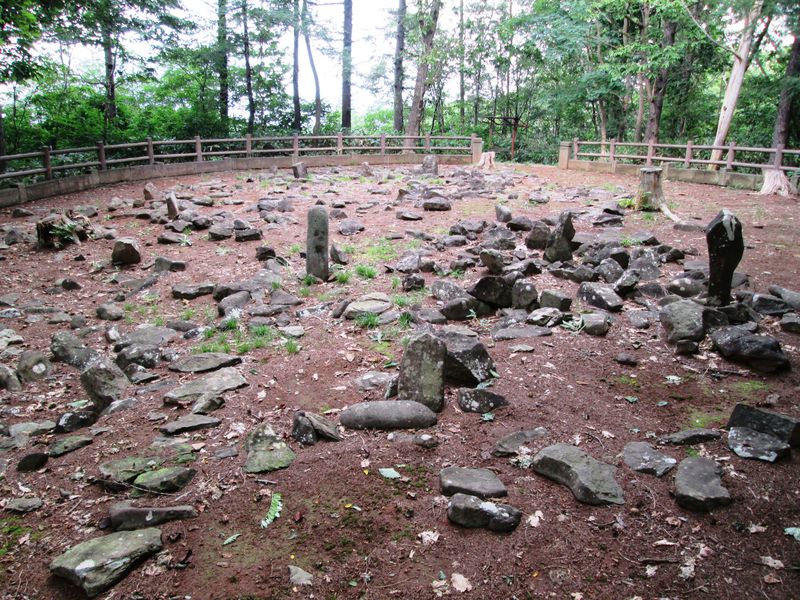 太古の遺跡を巡る！北海道余市町「フゴッペ洞窟」と「環状列石」