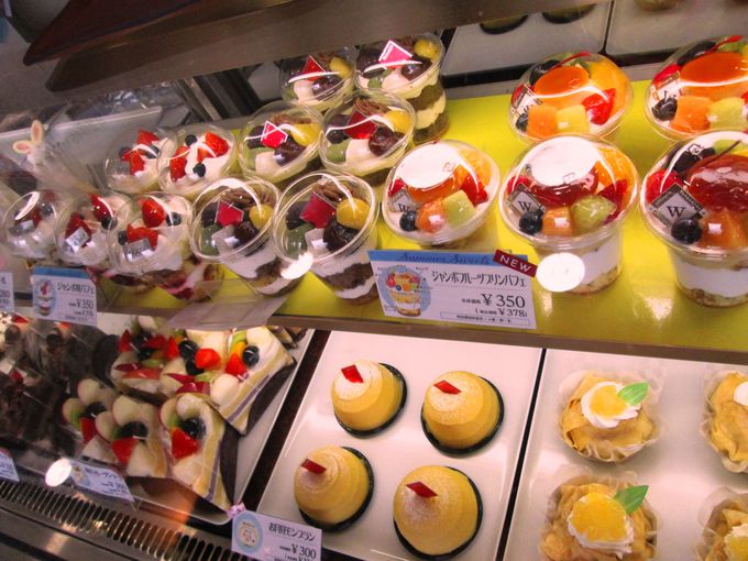 北海道定番銘菓を買おう わかさいも本舗洞爺湖本店 の魅惑のお菓子 北海道 Lineトラベルjp 旅行ガイド