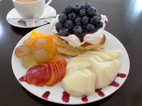 山形の果物てんこもりパンケーキ！「フルーツカフェ・ルレーヴ」は果樹園カフェ