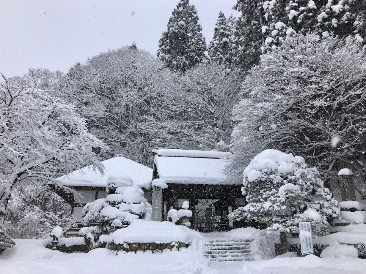 山形 山寺 の冬はふるえるほど美しい 雪景色は水墨画のよう 山形県 Lineトラベルjp 旅行ガイド