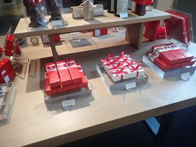 r[HՒñVReBGIāuFranfs ChocolatesvW[W^EX̋LTlC