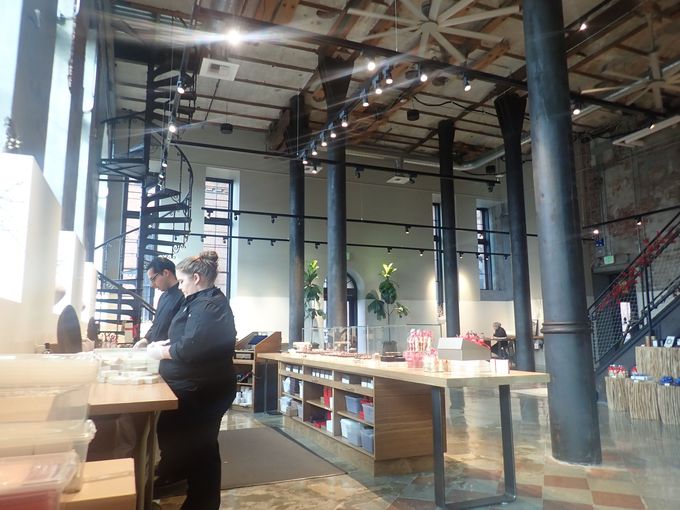 ���E�r�[���������̍H�[���J�t�F���V���b�v