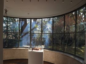 東京・品川の「原美術館」光あふれる洋館で現代アートと出会う