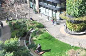 �����E�ۂ̓��u�O�H�ꍆ�ٔ��p�فv�̓N���V�b�N�Ȑԗ����̋L���T���l�C��