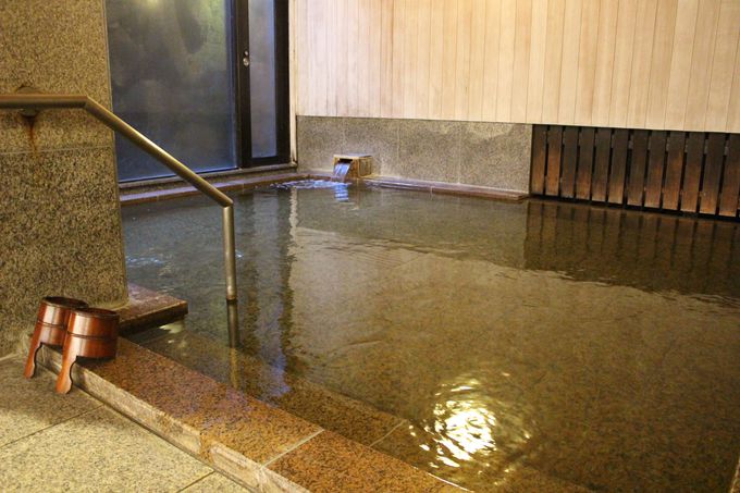 宮島でも数少ない温泉のひとつ「宮島潮湯温泉」で、昇殿前に体を清める