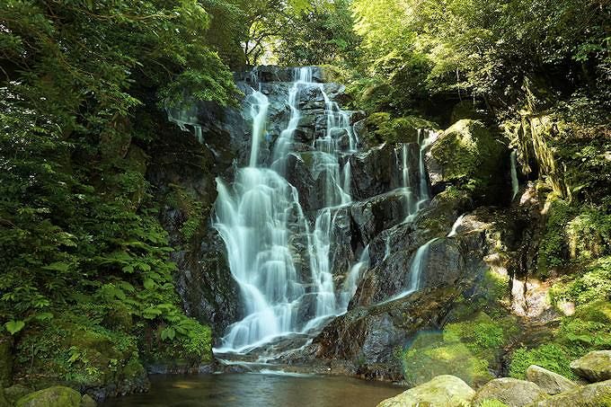 糸島 白糸の滝 は福岡の夏の風物詩 ヒンヤリ涼を求めに行こう 福岡県 トラベルjp 旅行ガイド