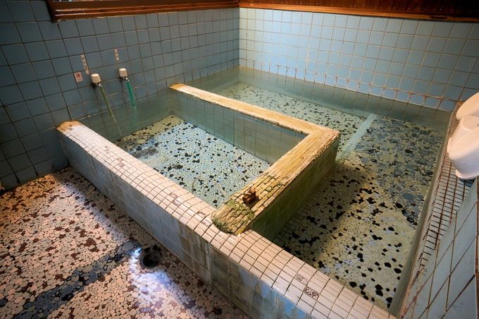 群馬・松の湯温泉「松渓館」は1日1組限定！ぬる湯が名物のハイコスパ宿