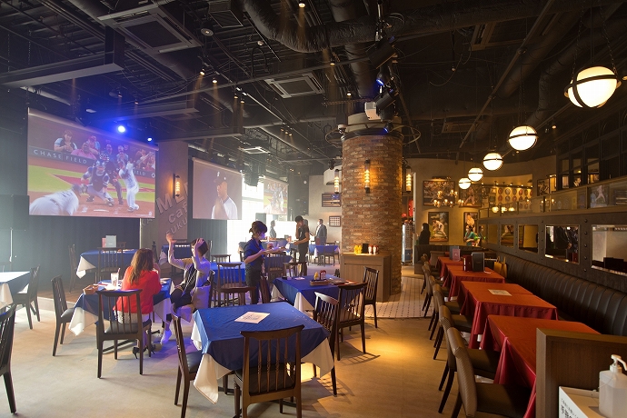 3FuMLB cafe FUKUOKAv̐VXC[cɒ