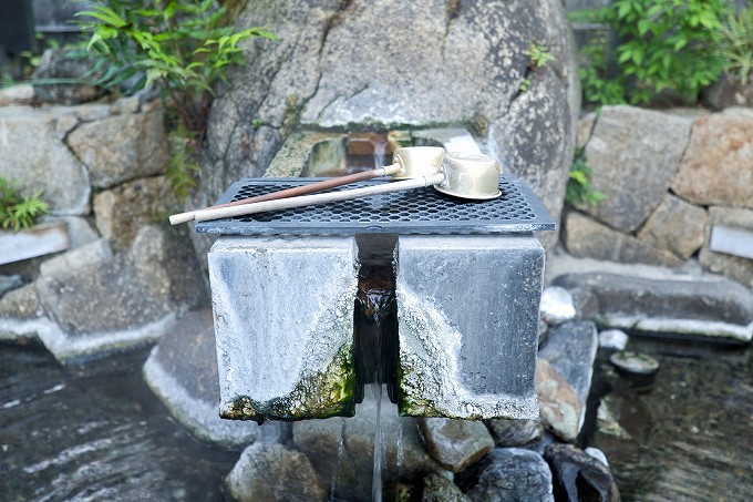 ꉷ򋽁uR㉷vāAǂȂƂH