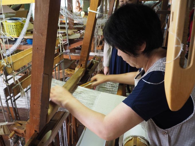 島根県 やさか村ワタブンアートファブリック でミニ機織り体験 工場見学しよう 島根県 トラベルjp 旅行ガイド 島根県 やさか村ワタブンアートファブリック でミニ機織り体験 工場見学しよう 島根県 トラベルjp 旅行ガイド