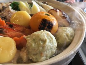 山口・周防大島の新名物「みかん鍋」を味変スパイスで〆まで！