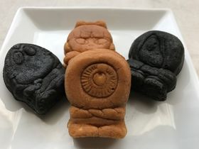 包装紙まで妖怪づくし！鳥取・境港「妖怪饅頭総本店」の妖怪饅頭