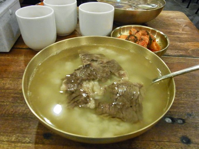汁物天国「韓国」で、澄んだスープの絶品「コムタン」を