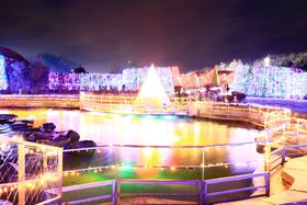 ����u���c�]��܂�̂������v�̃C���~�l�[�V���� "�E�B���^�[�t�@���^�W�["�͌��z�I�Ń��}���e�B�b�N�̋L���T���l�C��