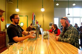 ~l\^̒nr[uSUMMITvŖׁI̋LTlC