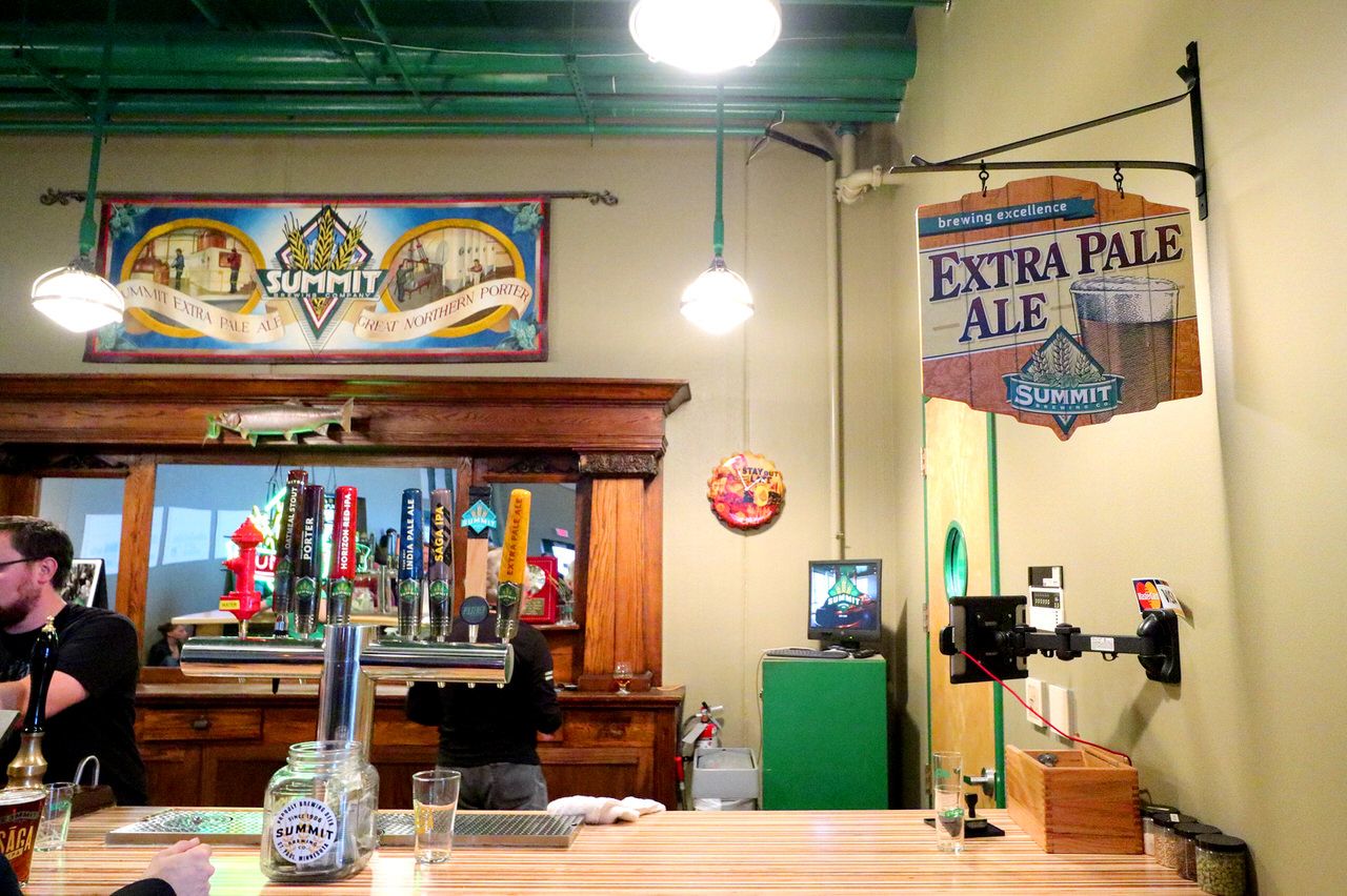 uT~bg(SUMMIT)v͒nŃ|s[ȃr[