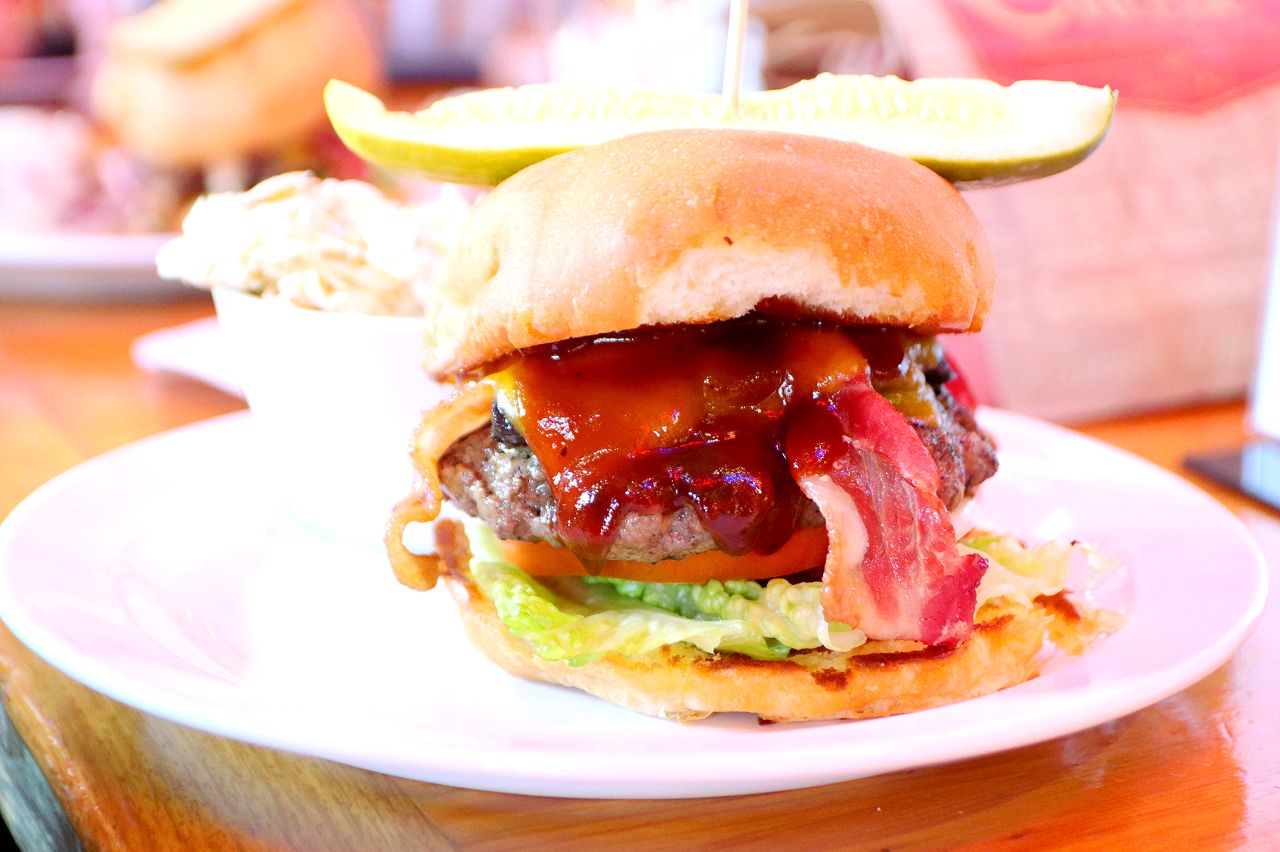 �r�[���̂����̓n���o�[�K�[�I