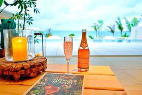 �C���t SUI ���O�W���A���[�R���N�V�����z�e�� ����{�ÂŖ����X�e�C�̋L���T���l�C��