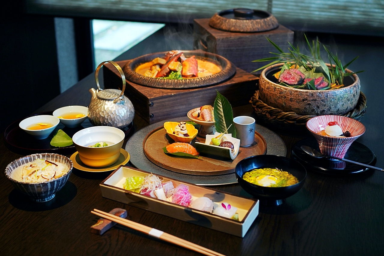 �u�H���v�ɂđ@�ׂȐ�i���������\�I