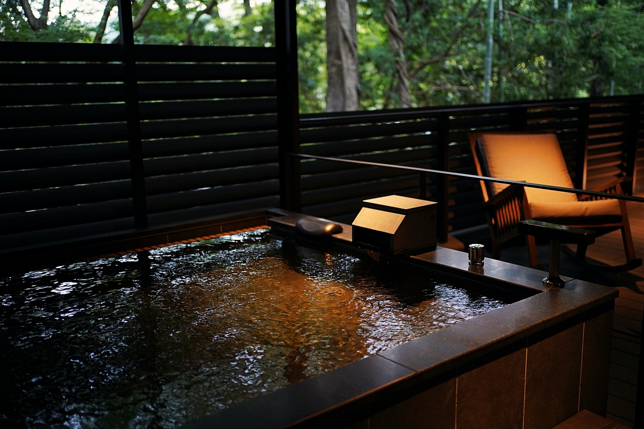 �ޗǂ̕��͋C�Ƀ}�b�`�����C���e���A