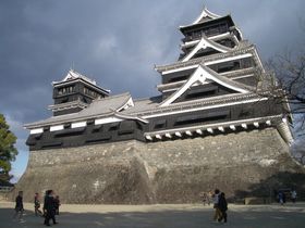 日本三名城・熊本城！大・小の天守閣と石垣が見せる戦国時代の勇姿！