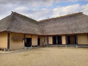 ��茧����s�u�`�����v�͔n�ƕ�炵�����b�̗��̃e�[�}�p�[�N�̋L���T���l�C��