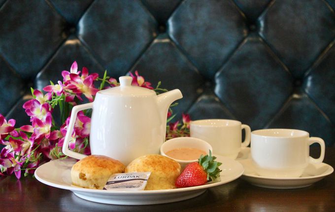 CMXl񂾃XR[́A̒nœƎ̐HוƂĕωĂ