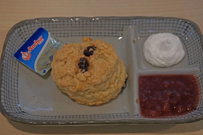 CMXAňBarracks CafeiobNXEJtFjŃXR[