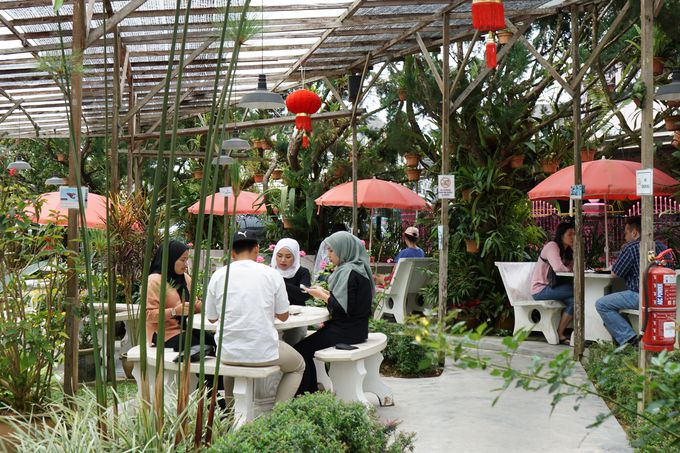 CMXAňBarracks CafeiobNXEJtFjŃXR[