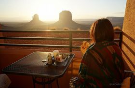 ��⋉!!���j�������g�o���[�Ƃ��߁uTHE VIEW HOTEL�v�̋L���T���l�C��