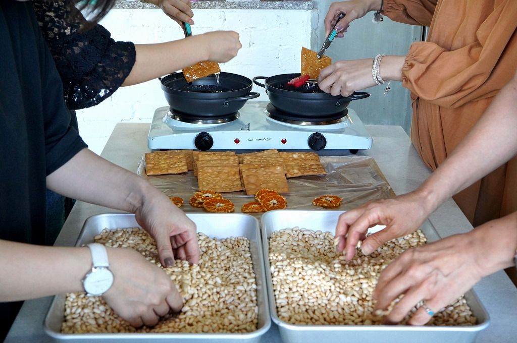 「ハヒョサロン」で済州伝統のお菓子作り体験