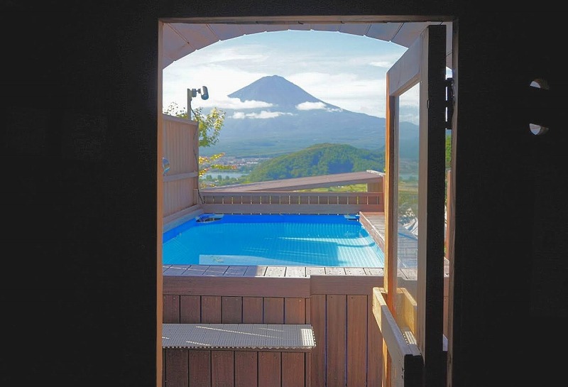 サウナ室から眺める富士山は最高！絶景のバレルサウナ