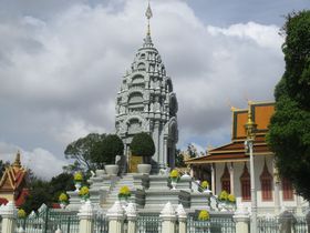 カンボジア・プノンペンのおすすめ観光スポット8選 王宮に寺院も！