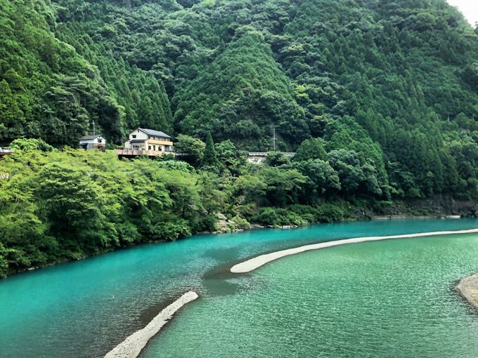 峡谷にそびえ立つカフェ 奈良 瀞ホテル は瀞峡のシンボル 奈良県 トラベルjp 旅行ガイド