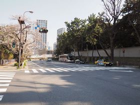 風光明媚な「紀伊国坂」は別名で赤坂。東京・赤坂との関係を探る坂と史跡めぐり