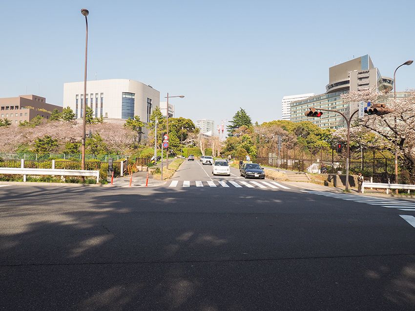 風光明媚な 紀伊国坂 は別名で赤坂 東京 赤坂との関係を探る坂と史跡めぐり 東京都 トラベルjp 旅行ガイド