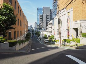 再開発のはざまにひっそり残る東京・JR飯田橋駅界隈の3つの幽霊坂