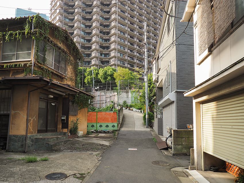 麻布台再開発で見られなくなる東京の風景！我善坊谷坂と落合坂めぐり