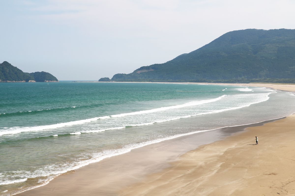 日南海岸南部にひっそりと横たわる絶景の浜辺 石波海岸 宮崎県 Lineトラベルjp 旅行ガイド