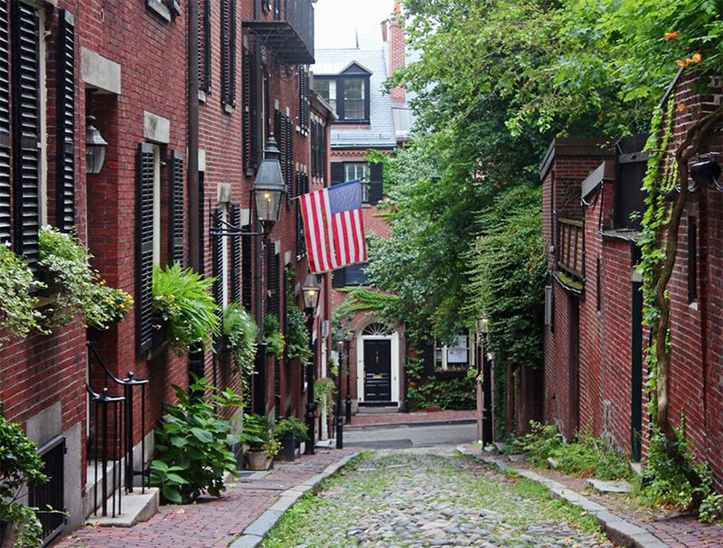 アメリカの古都ボストンならではの美しい街並みを楽しむストロールタイム