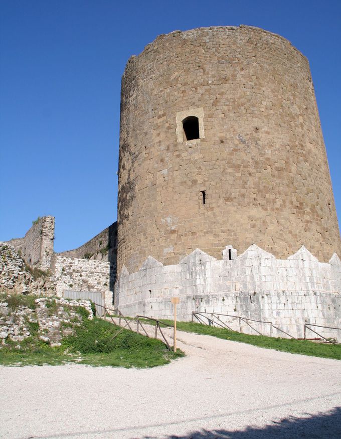 元祖カゼルタと9世紀の城