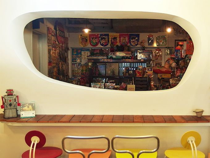 週末は時間旅行へ おもちゃと雑貨に囲まれた東京の昭和レトロカフェ３選 東京都 トラベルjp 旅行ガイド