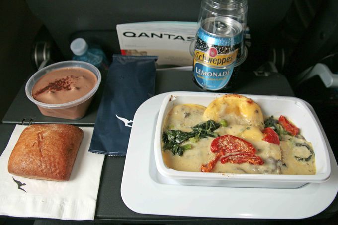 カンタス航空 の機内食は美味しい 航空専門家が搭乗して体験 オーストラリア Lineトラベルjp 旅行ガイド
