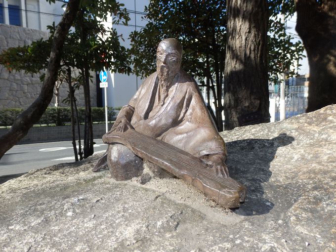 岡山を代表する文人画家・浦上玉堂の記念碑