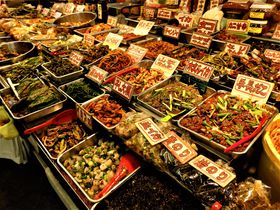 キムチにチヂミにキンパまで！食の宝庫・大阪の鶴橋卸売市場
