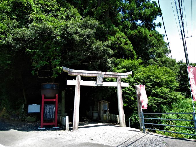 巨人伝説を残す奈義町の「三穂神社」