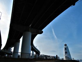 ���������Ɍ������ꂽ�ؐ��m������I���{�u���䓕��v�O���U�̋L���T���l�C��