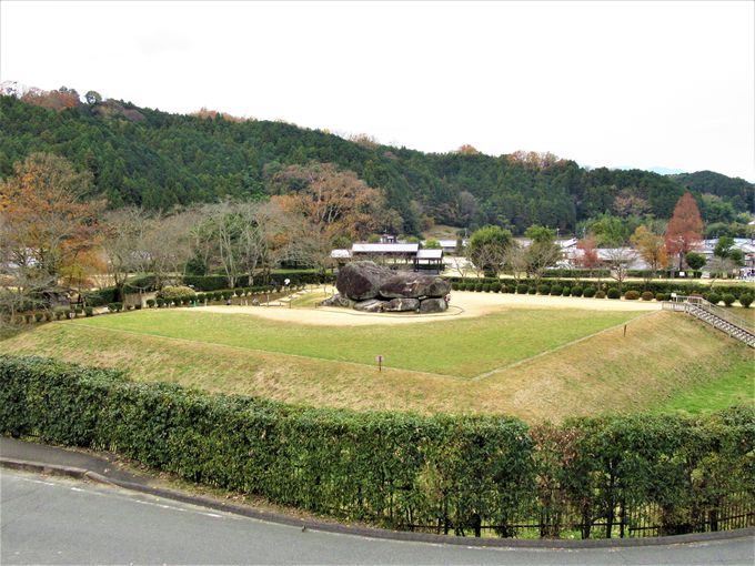 蘇我馬子の墓!?大迫力の奈良県明日香村「石舞台古墳」 | 奈良県